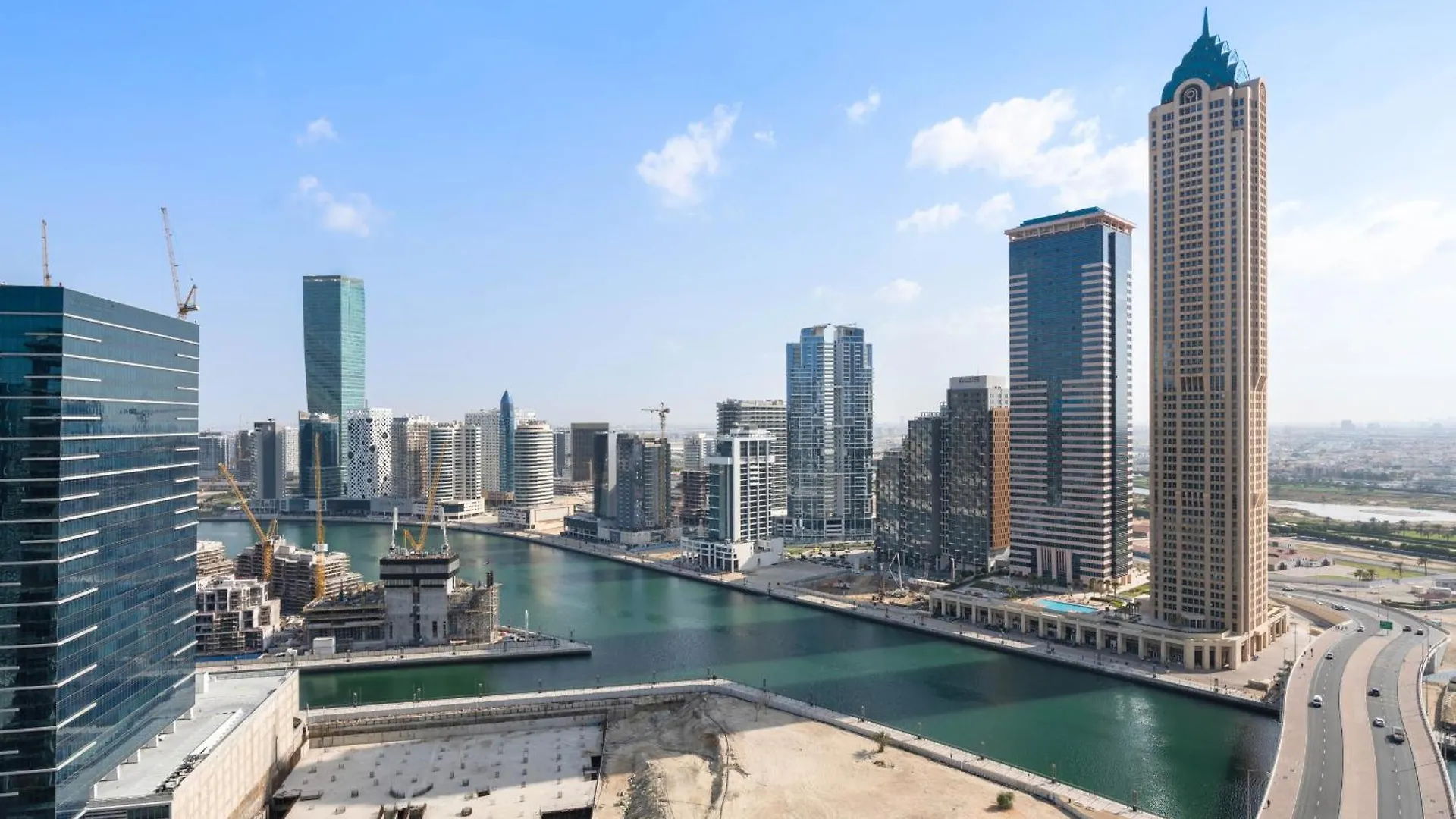 Exclusive 1-Bdr Stay - Zada Tower, Business Bay Dubai Apartment