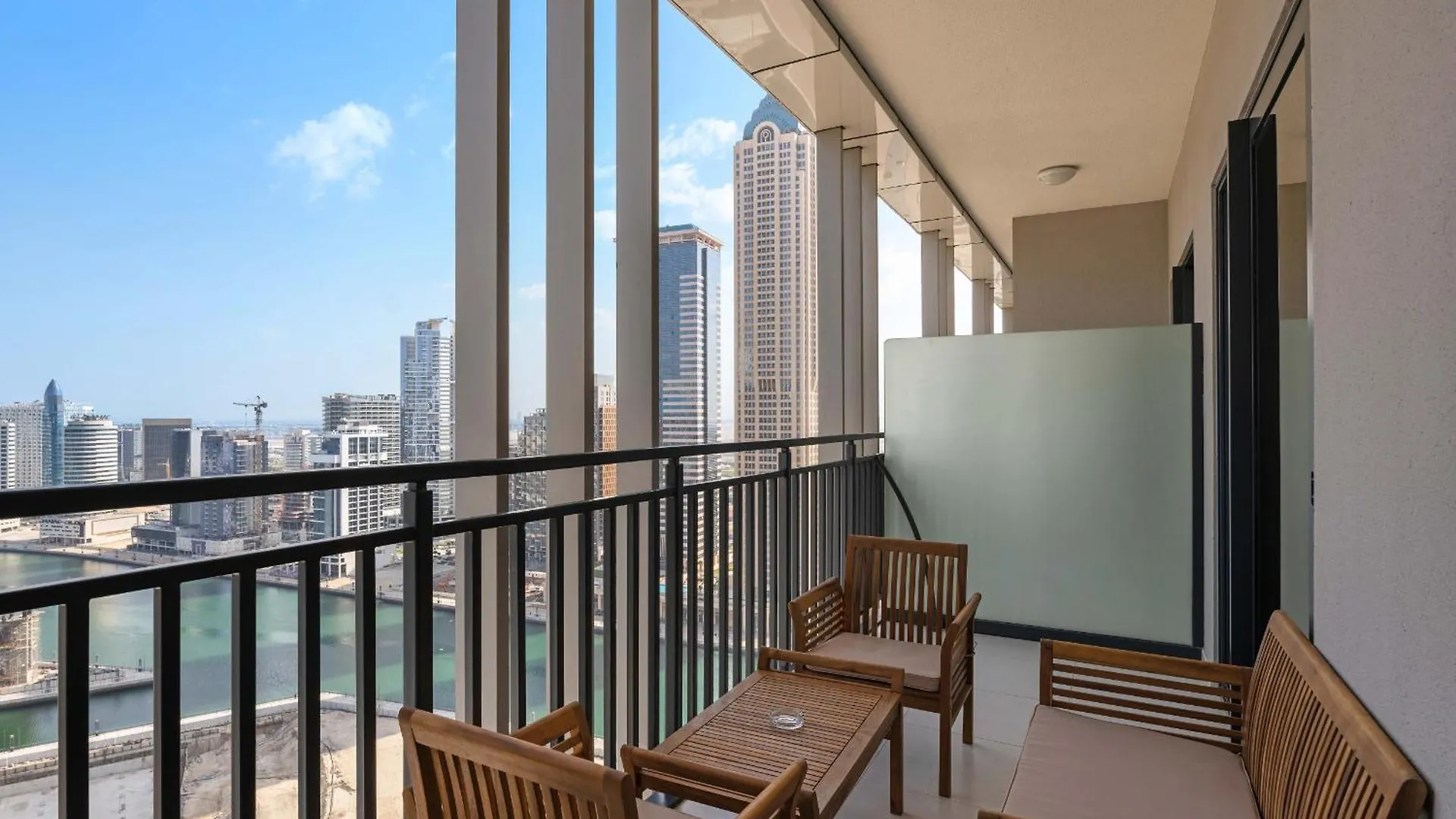 Exclusive 1-Bdr Stay - Zada Tower, Business Bay Dubai 0*,