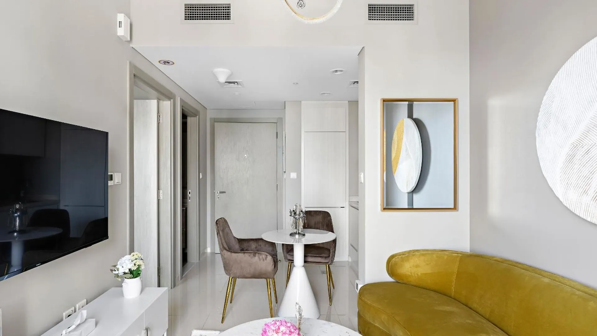 Exclusive 1-Bdr Stay - Zada Tower, Business Bay Dubai