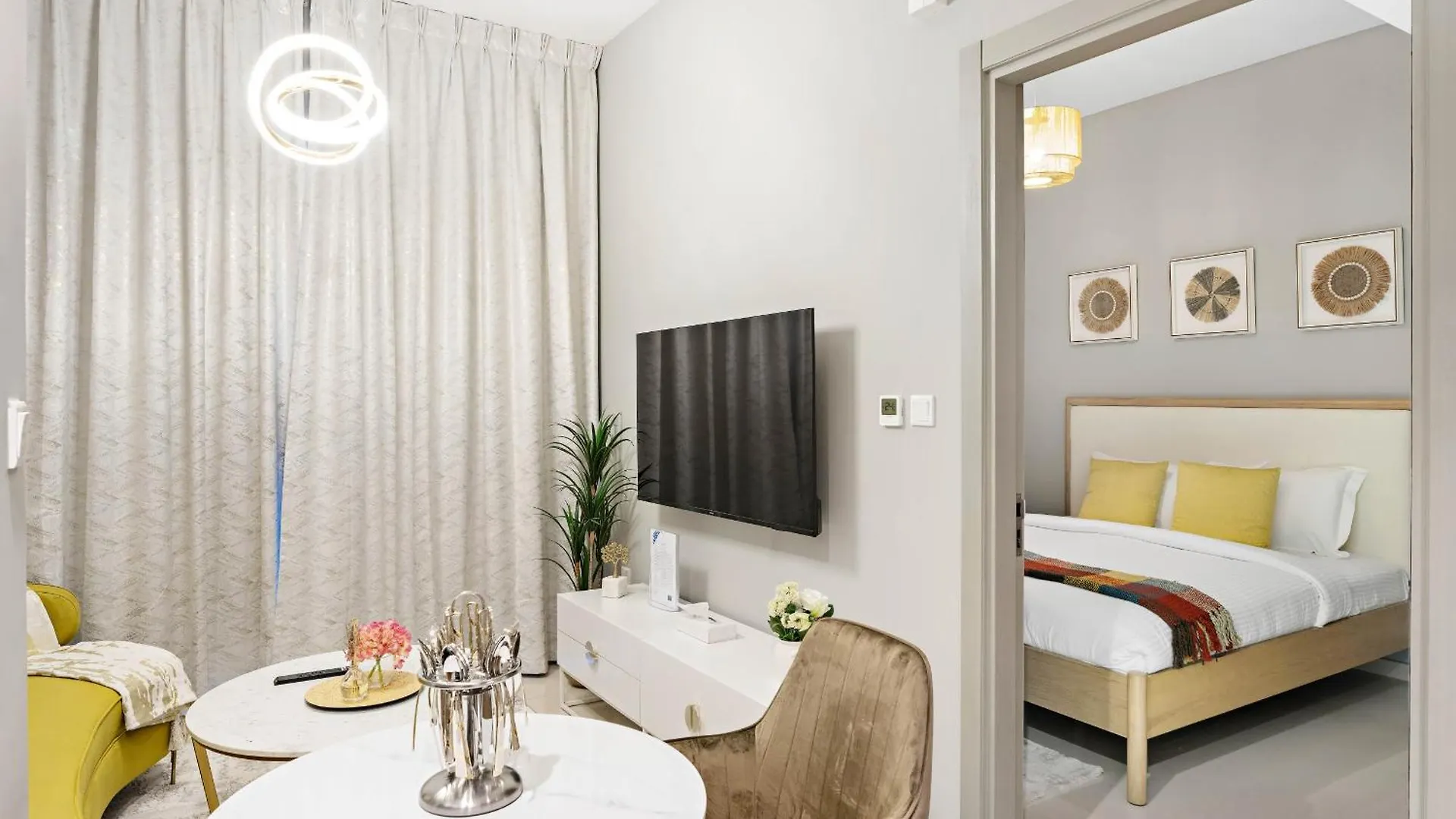 Exclusive 1-Bdr Stay - Zada Tower, Business Bay Dubai Apartment